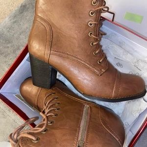 Size 10 Unworn Brown Boots
